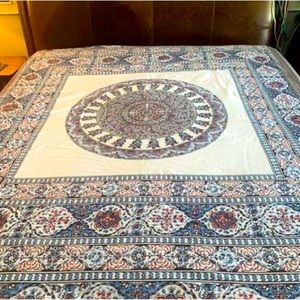 Floral Paisley Mandala Bedspread 
Full/Queen Duvet Boho Hippie anthropology
